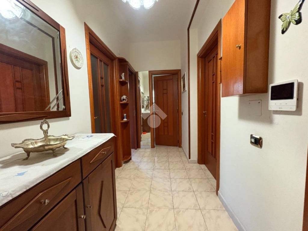 Appartamento a Catanzaro in Via fratelli plutino, 25 - Foto 2