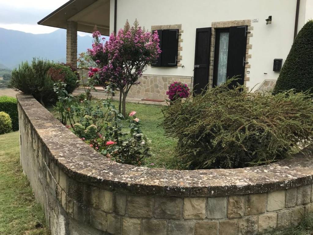 Villa a Fabriano in fr.ne san Donato - Foto 2