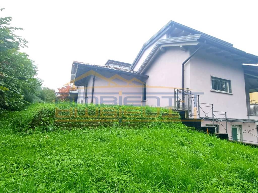 Villa a Merate in Via Guglielmo Marconi - Foto 3