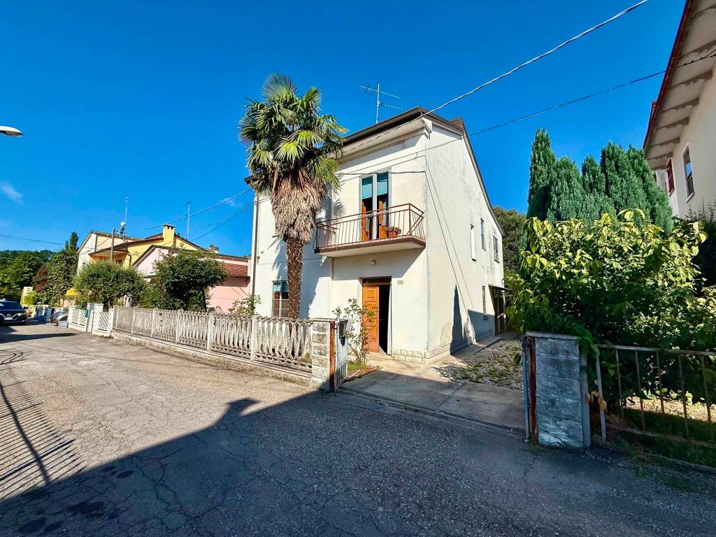 Villa a Alfonsine in Via Reale, 251 - Foto 2