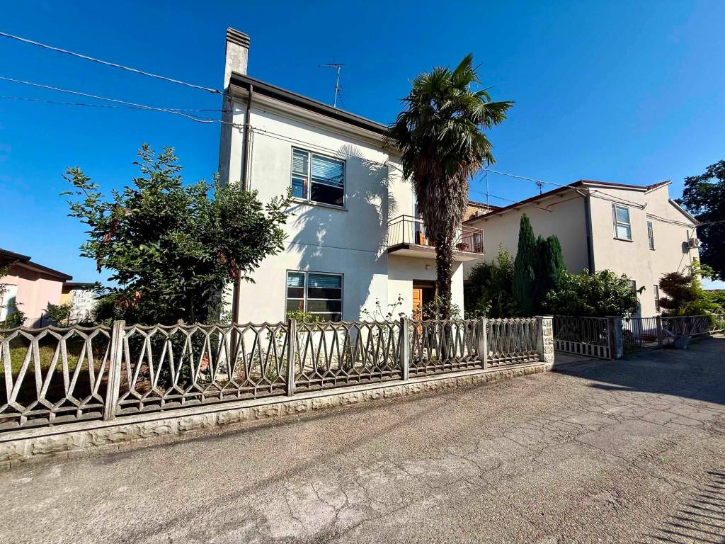 Villa a Alfonsine in Via Reale, 251 - Foto 3