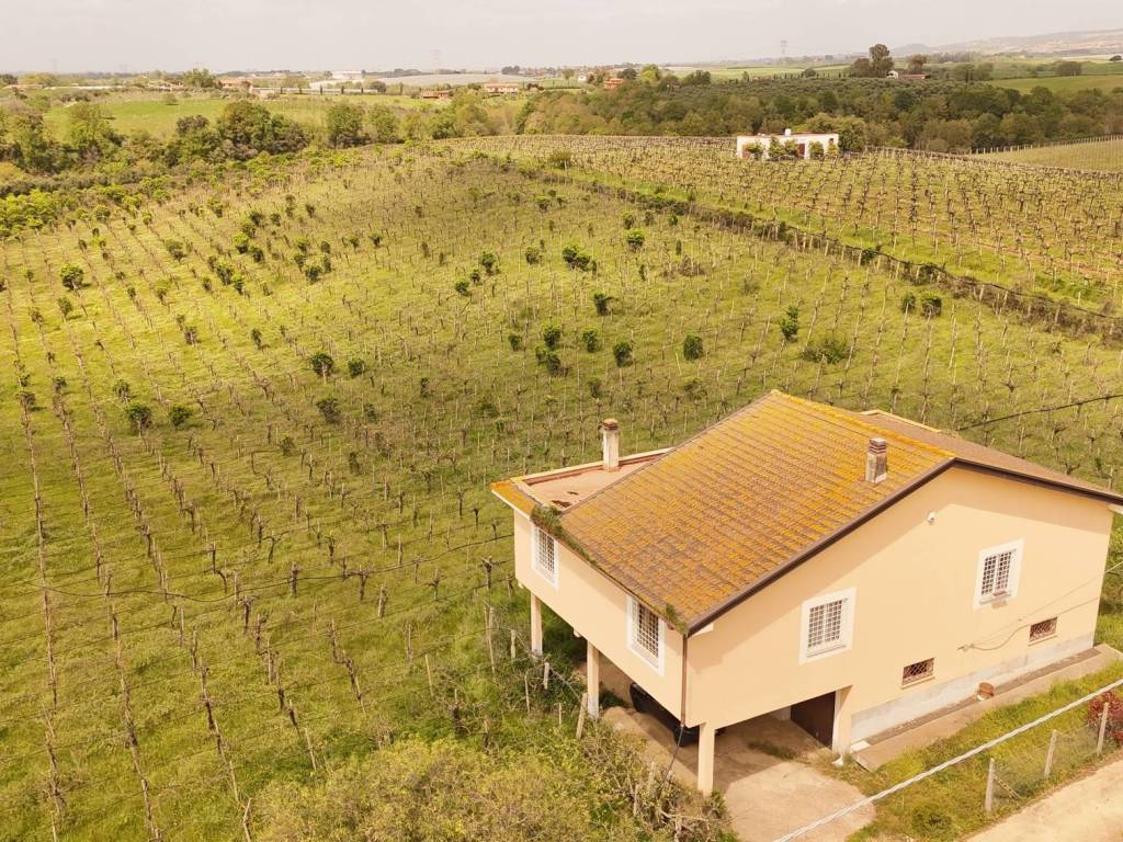 Villa a Aprilia in Via Tufello, 7 - Foto 2