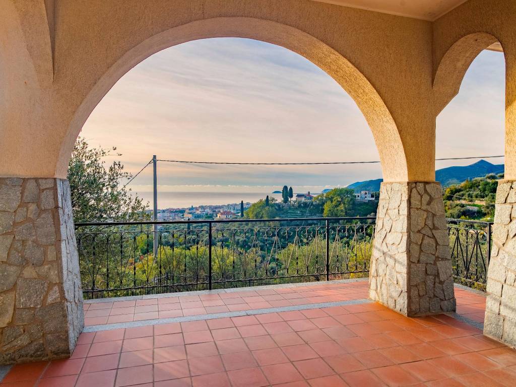 Villa a Loano in Via Castellari - Foto 2
