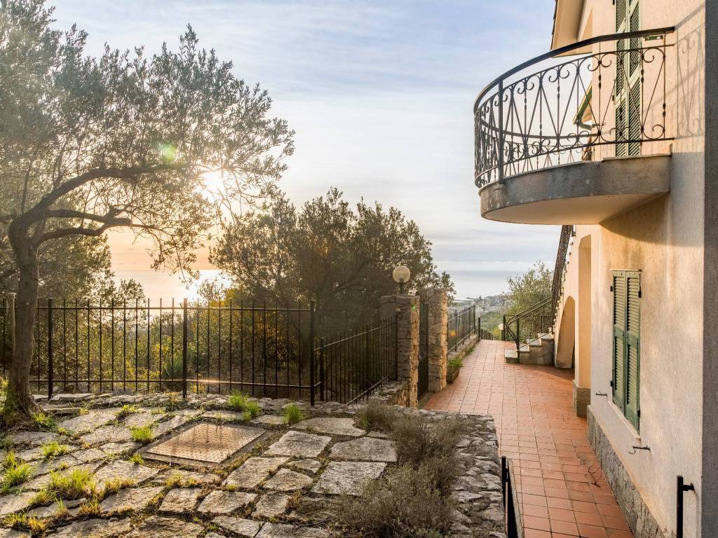 Villa a Loano in Via Castellari - Foto 4