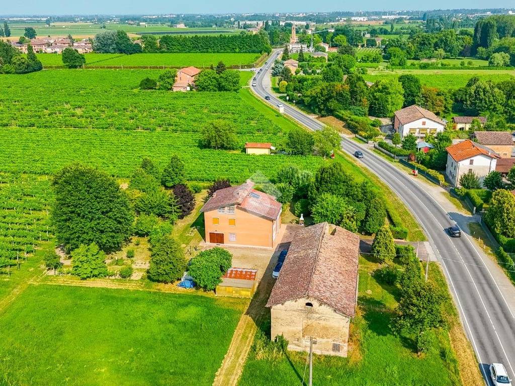 Rustico / casale a Carpi in VIA GUASTALLA, 62 - Foto 2