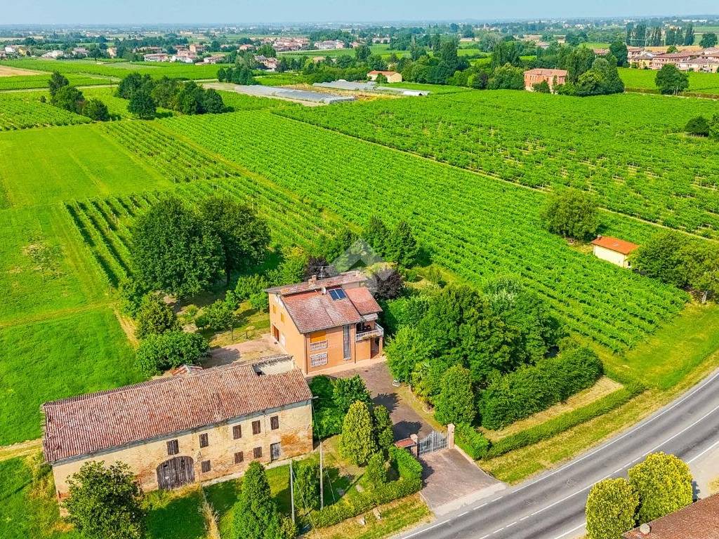 Rustico / casale a Carpi in VIA GUASTALLA, 62 - Foto 3