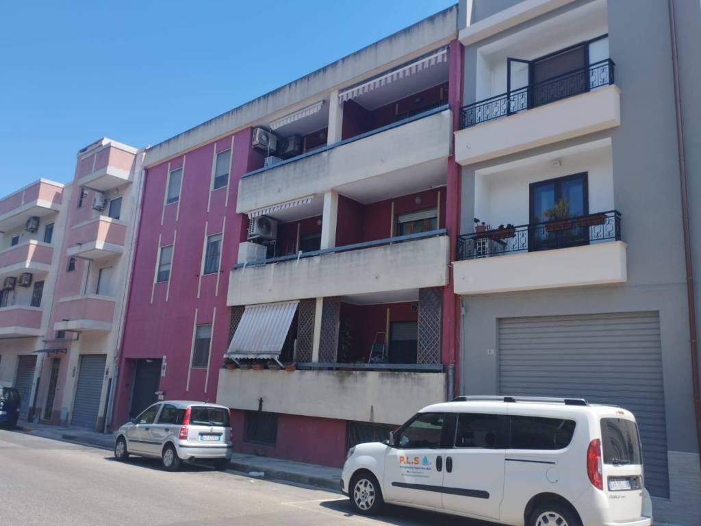 Appartamento a Quartu sant'elena in Via Ugo Foscolo - Foto 2