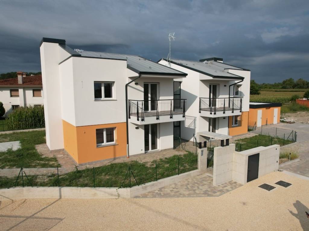 Appartamento a Latisana in Via Ronchis, 17 - Foto 2