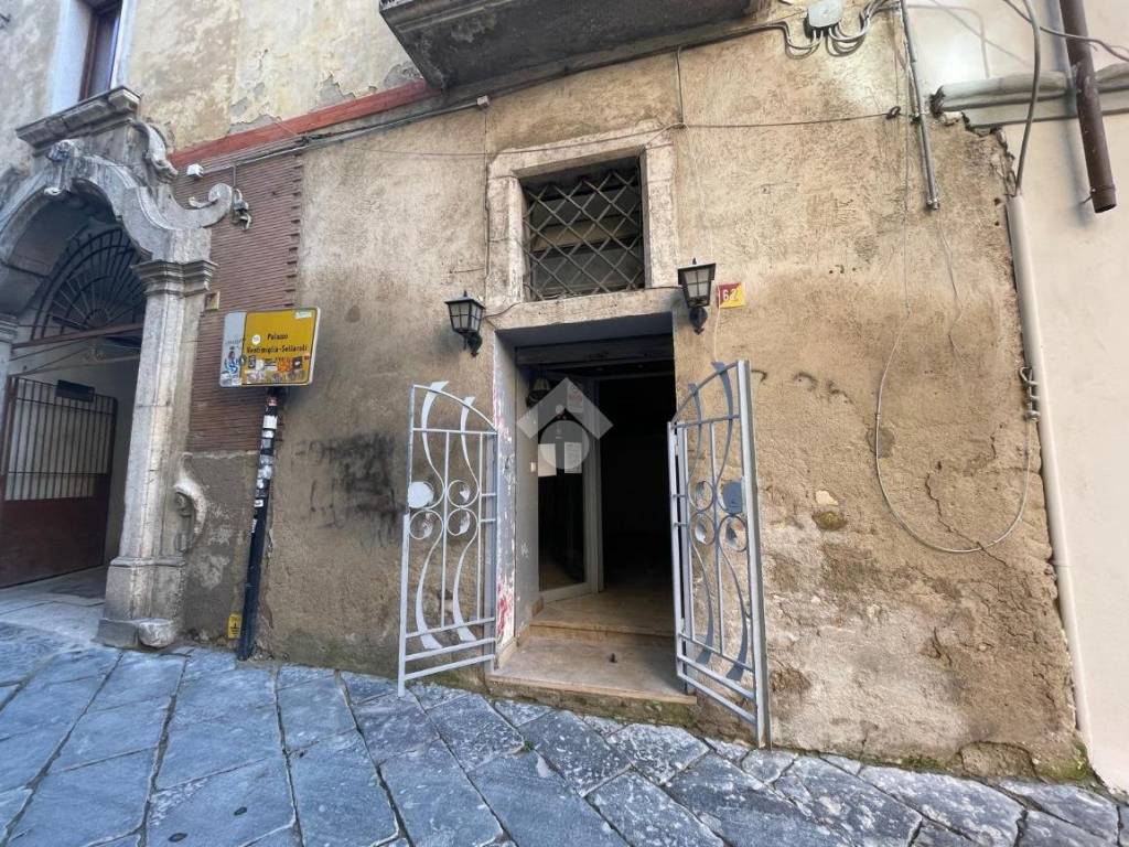 Appartamento a Benevento in Via Bartolomeo Camerario - Foto 5