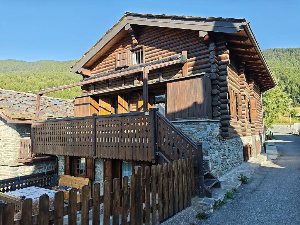 Appartamento a Antey-saint-andrè in Frazione LOd - Foto 2