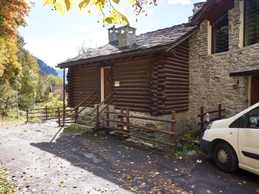 Appartamento a Antey-saint-andrè in Ruvère - Foto 2