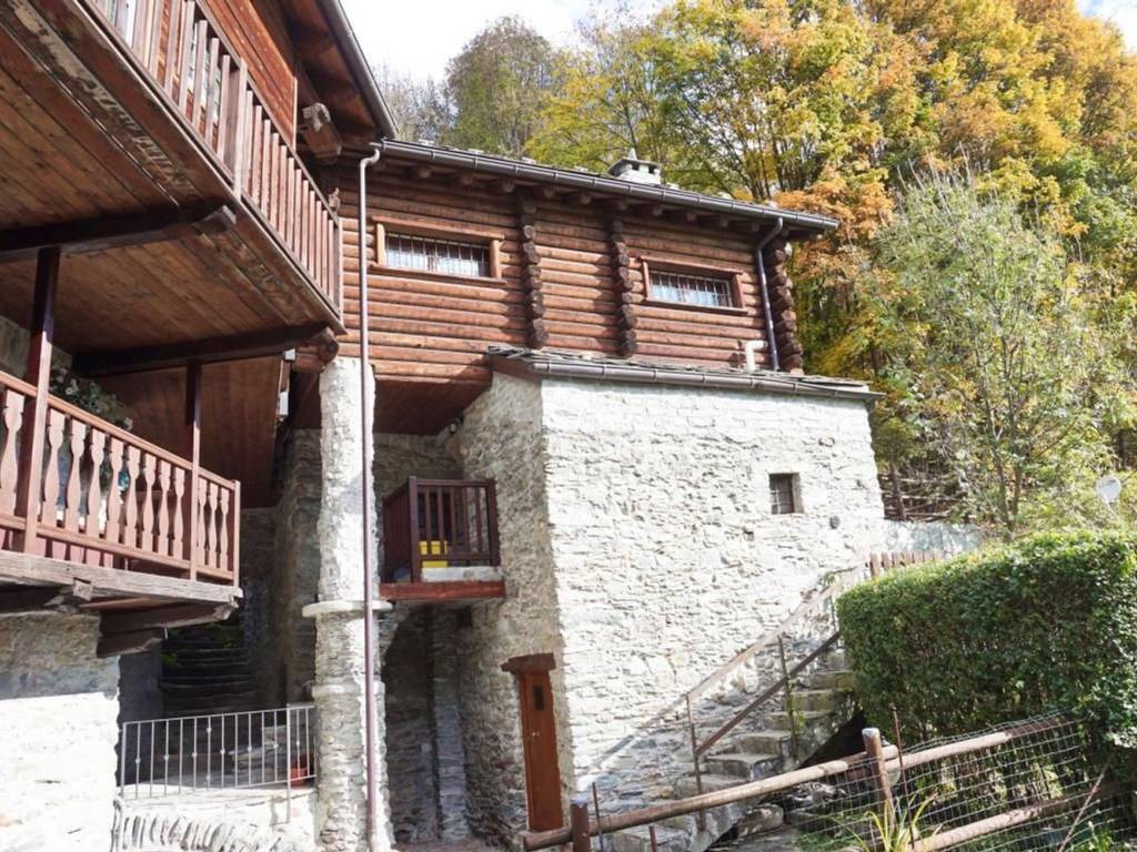 Appartamento a Antey-saint-andrè in Ruvère - Foto 4