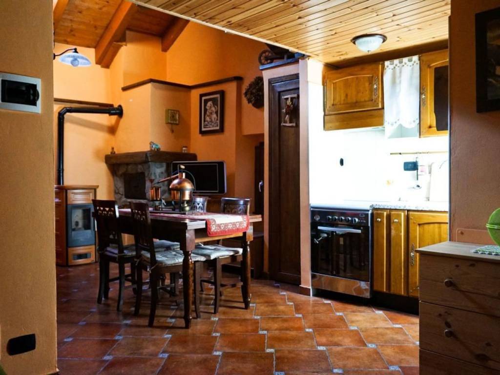 Appartamento a Antey-saint-andrè in Bourg - Foto 4
