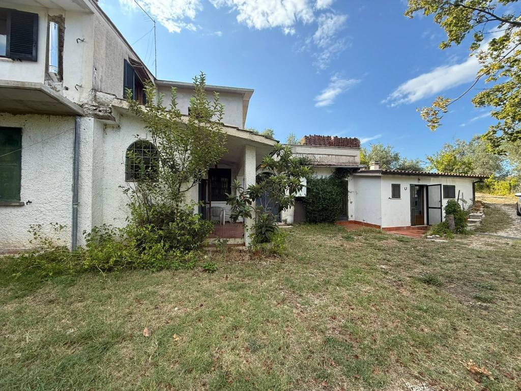 Villa a Montopoli di sabina in Via Caprareccia - Foto 2