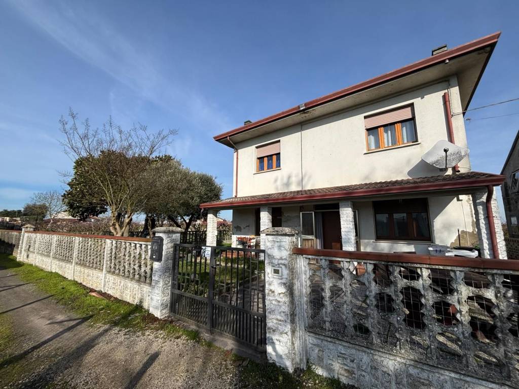 Villa a Stienta in Via Zampine, 212 - Foto 2
