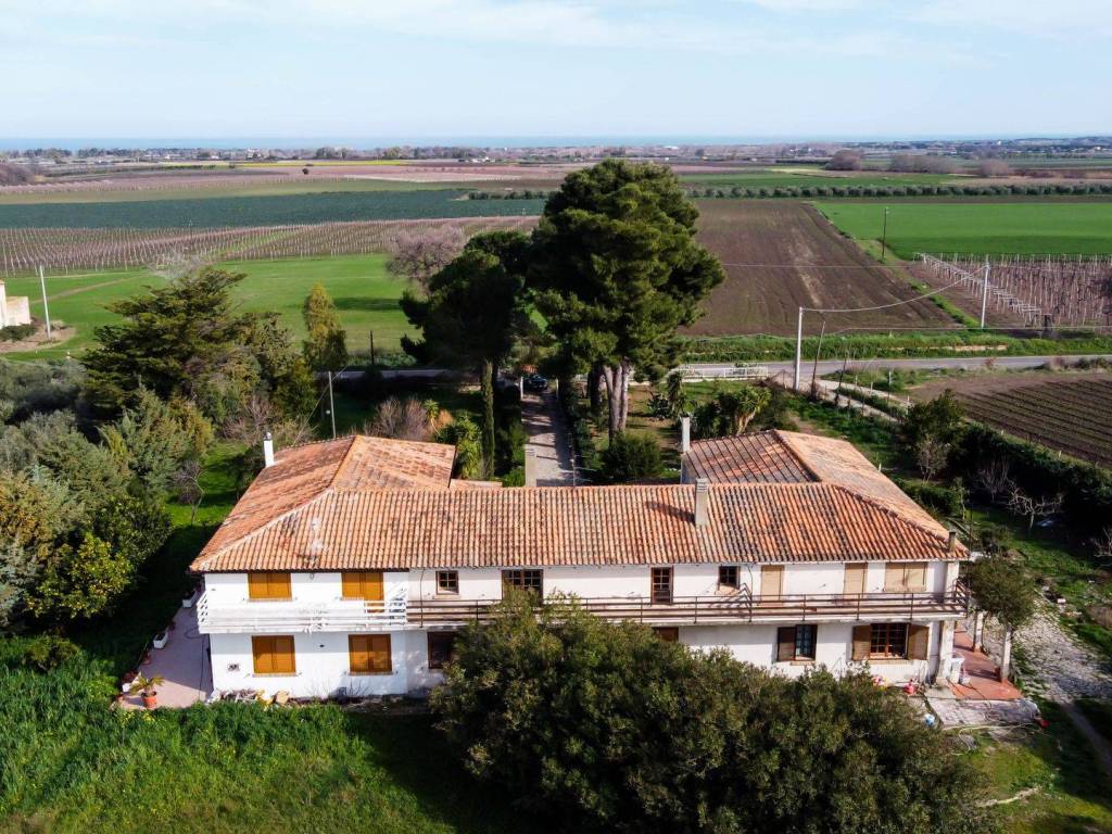 Villa a Campomarino in SS 16, 5, 86042 Campomarino Lido CB, Italia - Foto 4