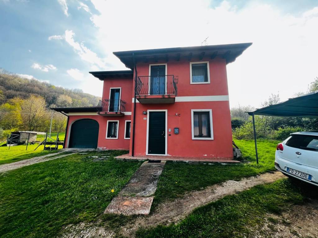 Villa a Cornedo vicentino in Via Gobbi Alti - Foto 2