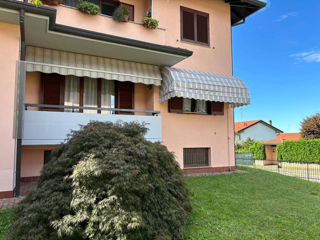 Appartamento a Castronno in Via Belvedere, 37 - Foto 3