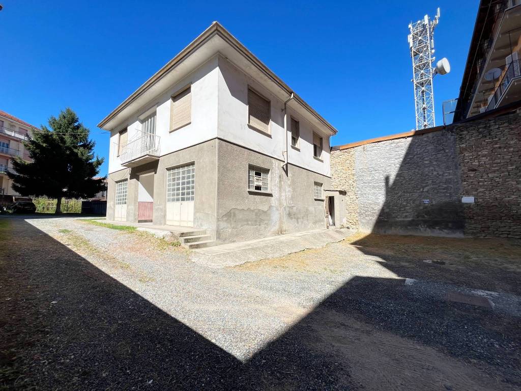 Villa a Canelli in Via Michele Pavia, 35 - Foto 1