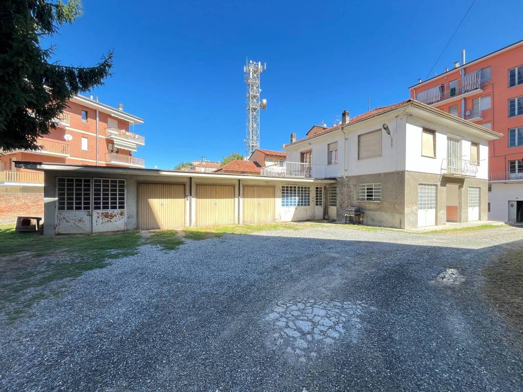 Villa a Canelli in Via Michele Pavia, 35 - Foto 2