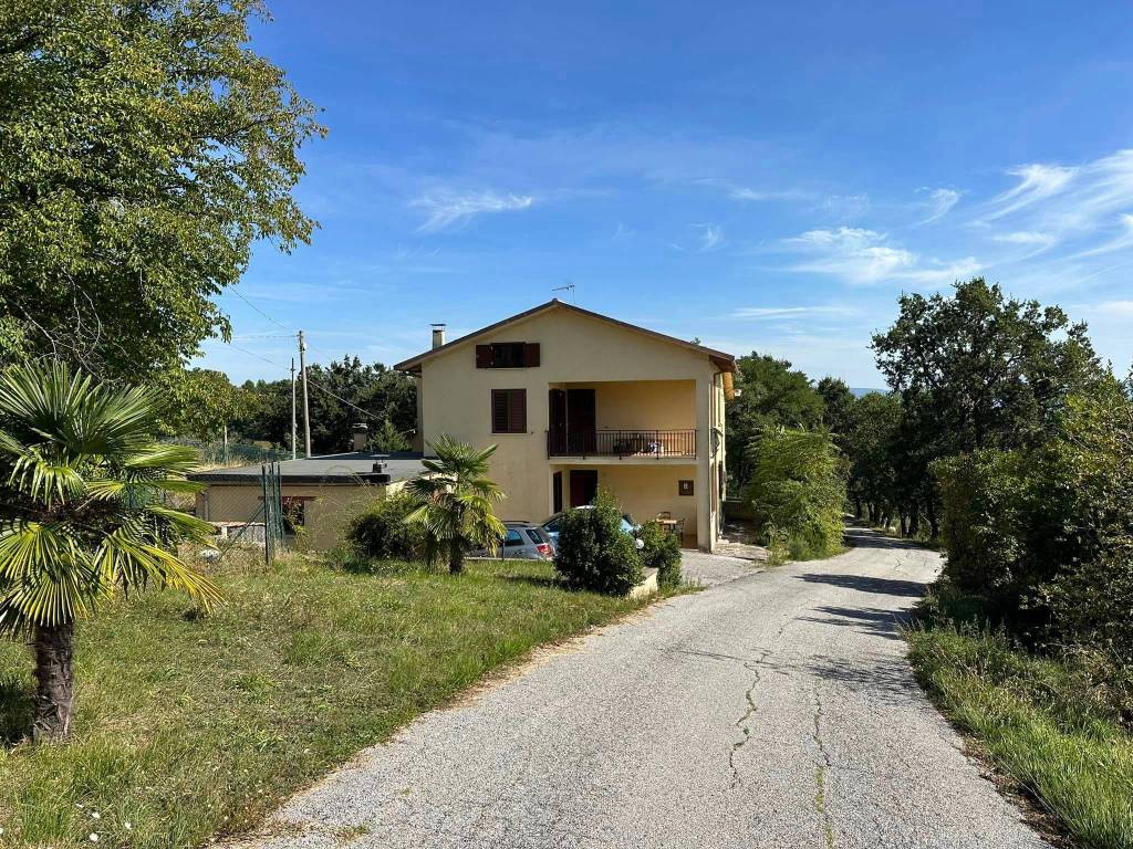 Villa a Gualdo tadino in Località Morano Osteria - Foto 4