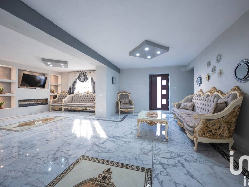 Villa a Zevio in Piazza della repubblica - Foto 4