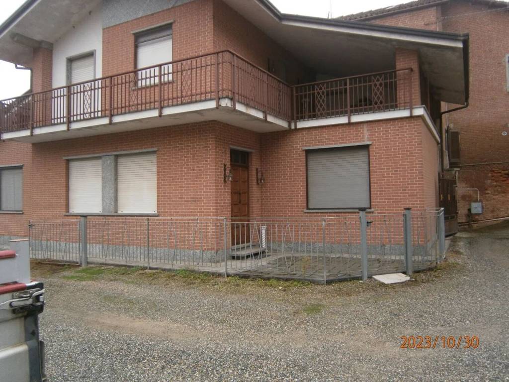 Villa a Montechiaro d'asti in Vittorio Emanuele, 15 - Foto 2