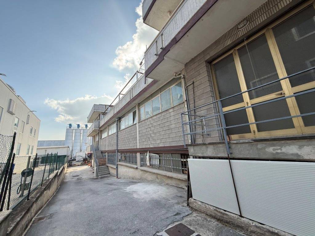 Palazzo / stabile a Civitanova marche in Via Maestri del Lavoro - Foto 3
