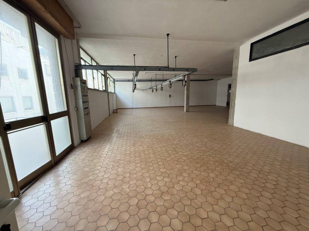 Palazzo / stabile a Civitanova marche in Via Maestri del Lavoro - Foto 4