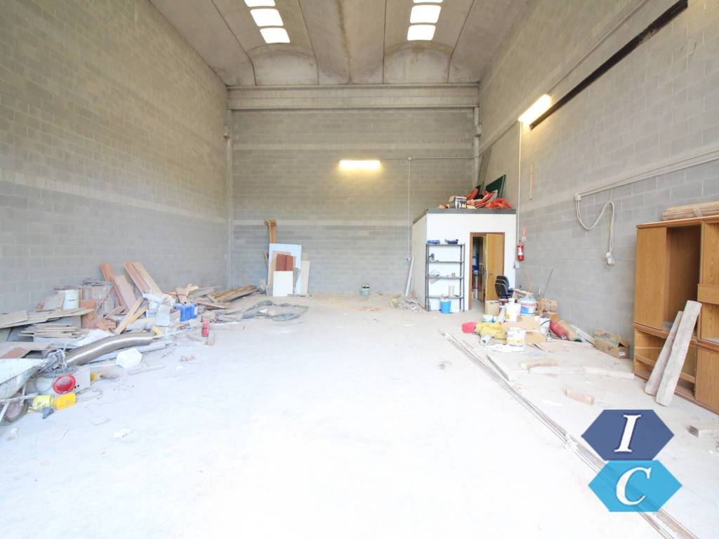Immobile a Caronno pertusella in Via Milano - Foto 5