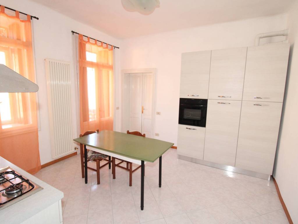 Appartamento a Valdagno in Viale dei Lanifici - Foto 2