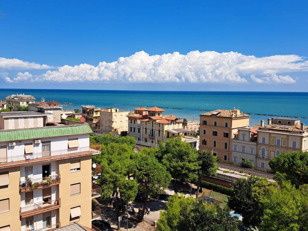 Appartamento a Grottammare in VIALE FRANCESCO CRUCIOLI - Foto 2