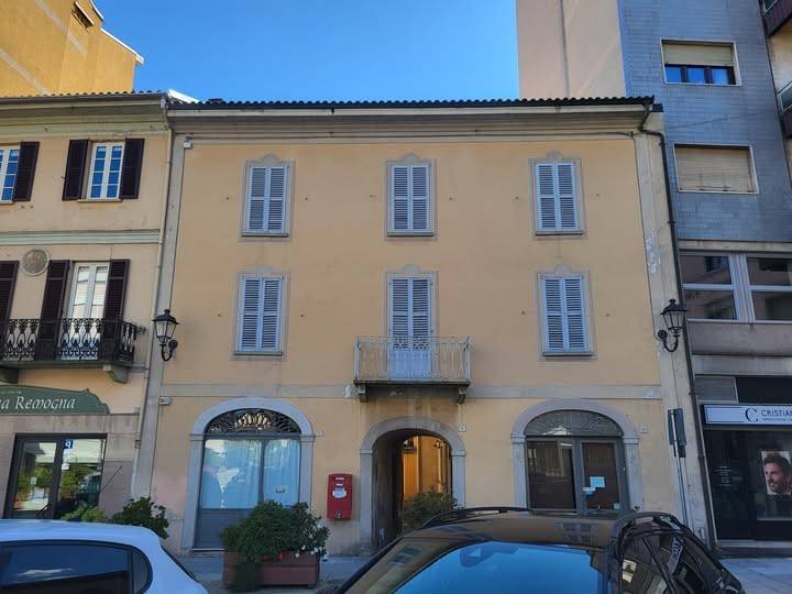 Palazzo / stabile a Borgosesia in Piazza Giuseppe Mazzini, 7 - Foto 2