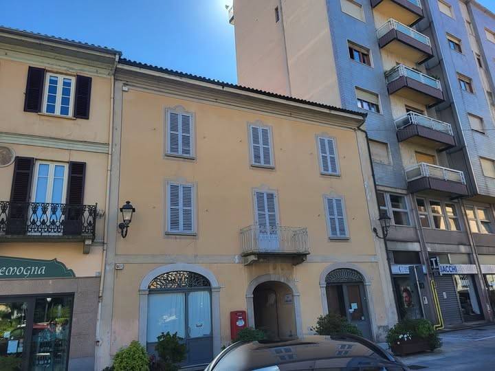 Palazzo / stabile a Borgosesia in Piazza Giuseppe Mazzini, 7 - Foto 4