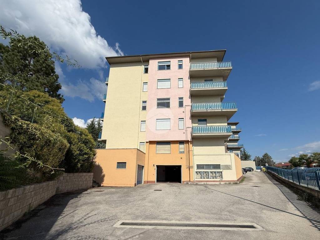 Appartamento a L'aquila in Viale Aldo Moro, 11 - Foto 2