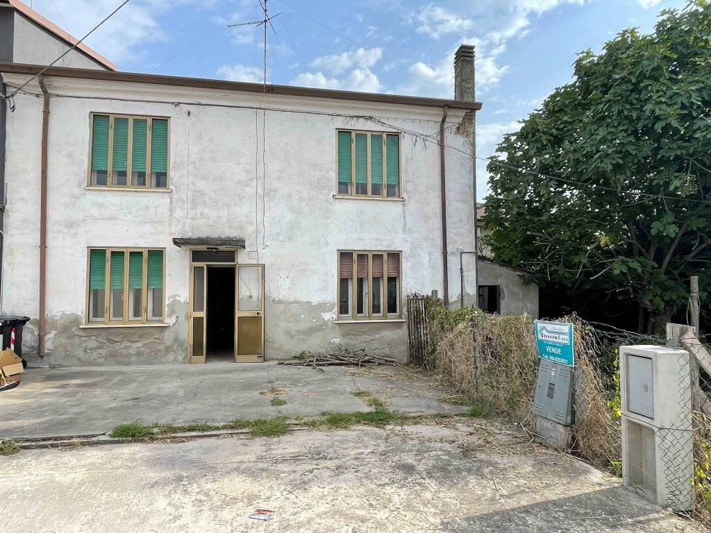 Villa a Porto viro in Via Portesin, 14 - Foto 2