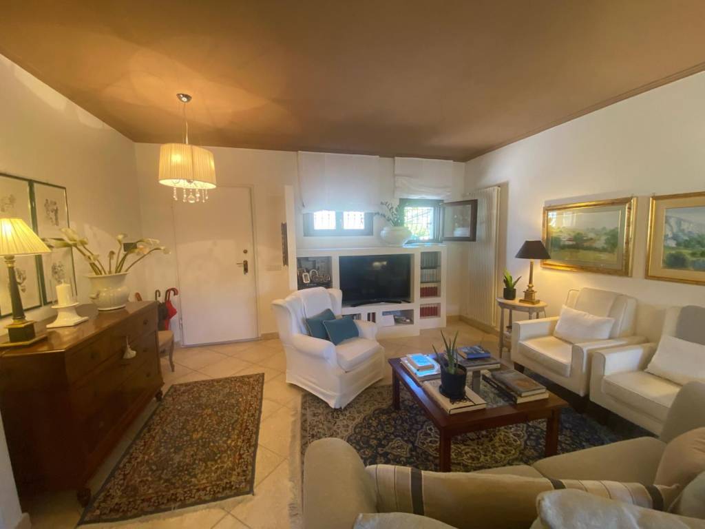 Villa a Nuoro in Via Monte Jaca - Foto 2