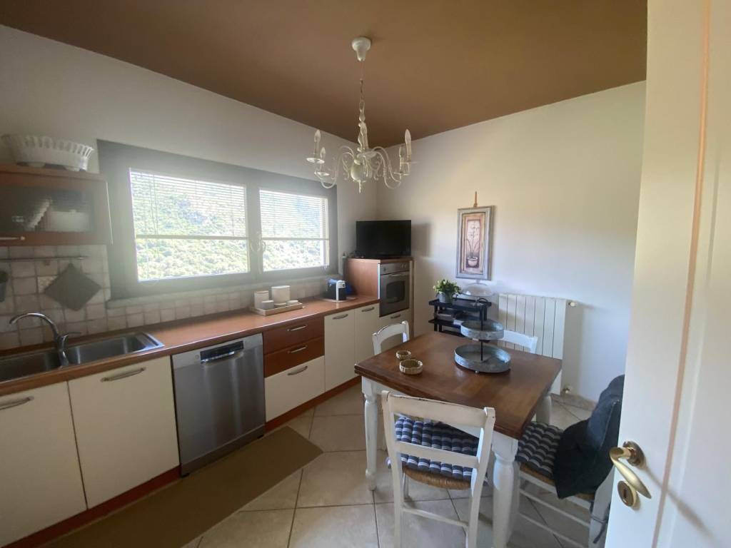 Villa a Nuoro in Via Monte Jaca - Foto 4