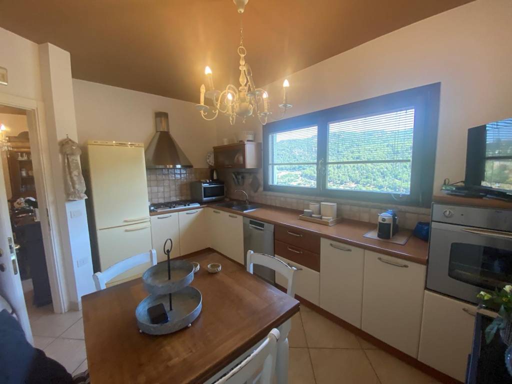Villa a Nuoro in Via Monte Jaca - Foto 5