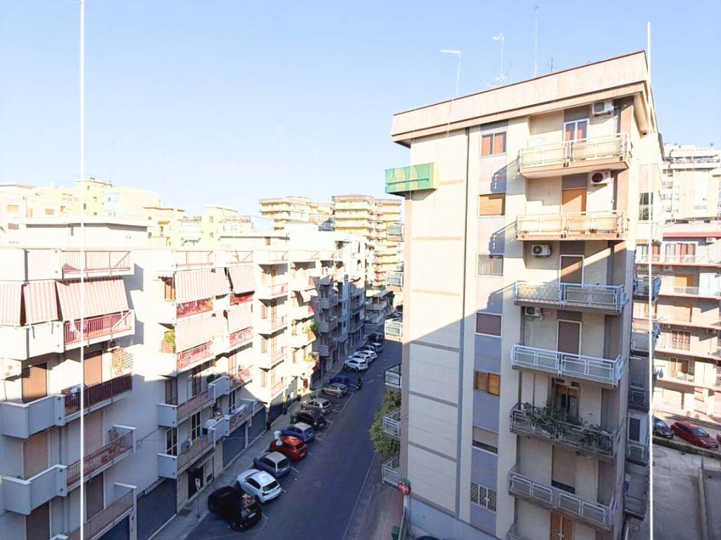 Appartamento a Taranto in Via Lombardia, 40 - Foto 2