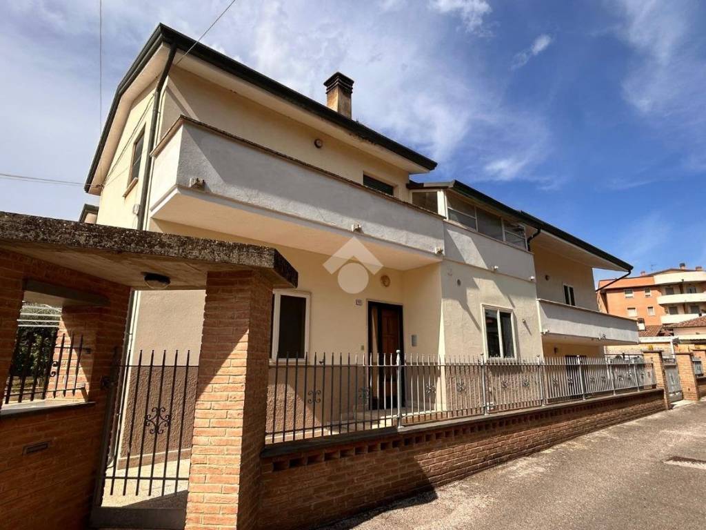 Casa indipendente a Torgiano in Via Olivello, 11 - Foto 2