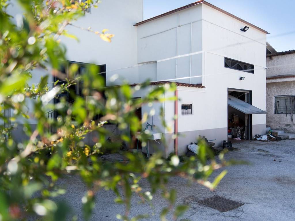 Villa a Somma vesuviana in Via S. Maria delle Grazie a Palmentole, 35 - Foto 4