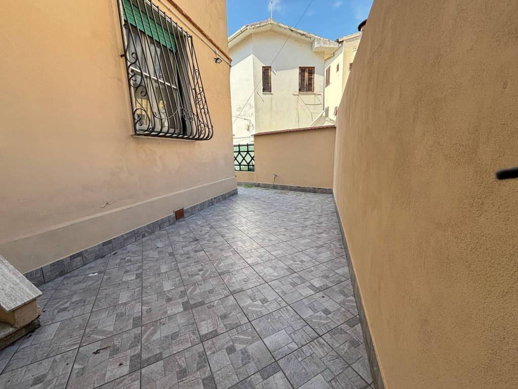 Appartamento a Livorno in Viale Francesco Petrarca, - Foto 3