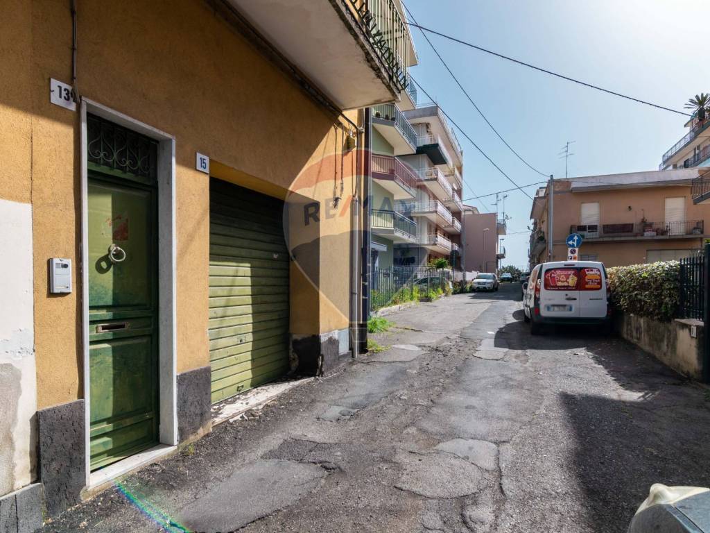 Casa indipendente a Acireale in Via Monfalcone, 13 - Foto 2