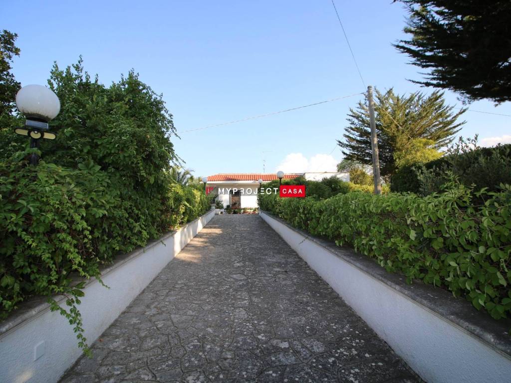 Villa a Martina franca in Strada Madonna del Rosario - Foto 2