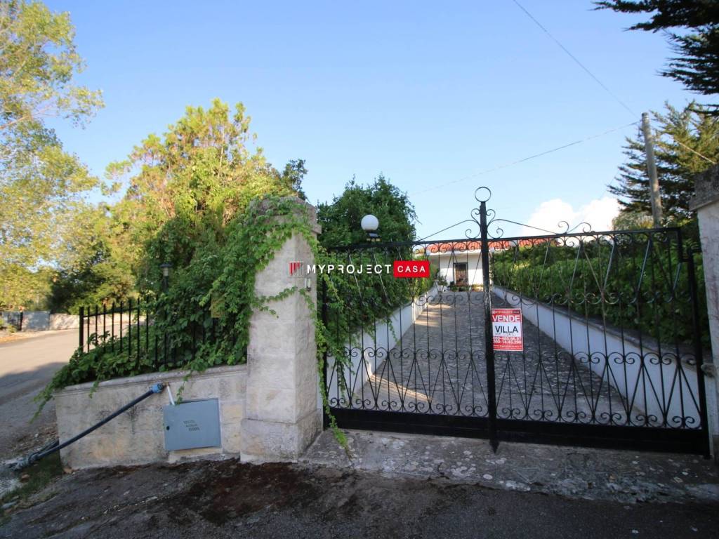 Villa a Martina franca in Strada Madonna del Rosario - Foto 3