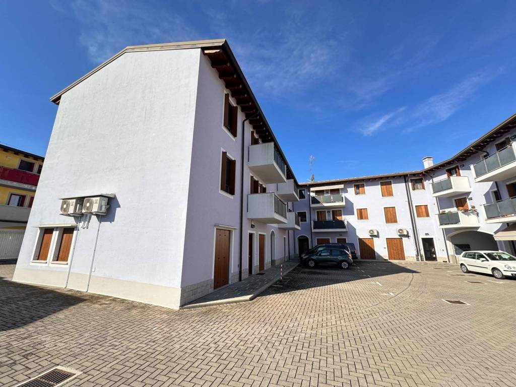 Appartamento a Rivignano teor in Via Giuseppe Mazzini, 7 - Foto 2