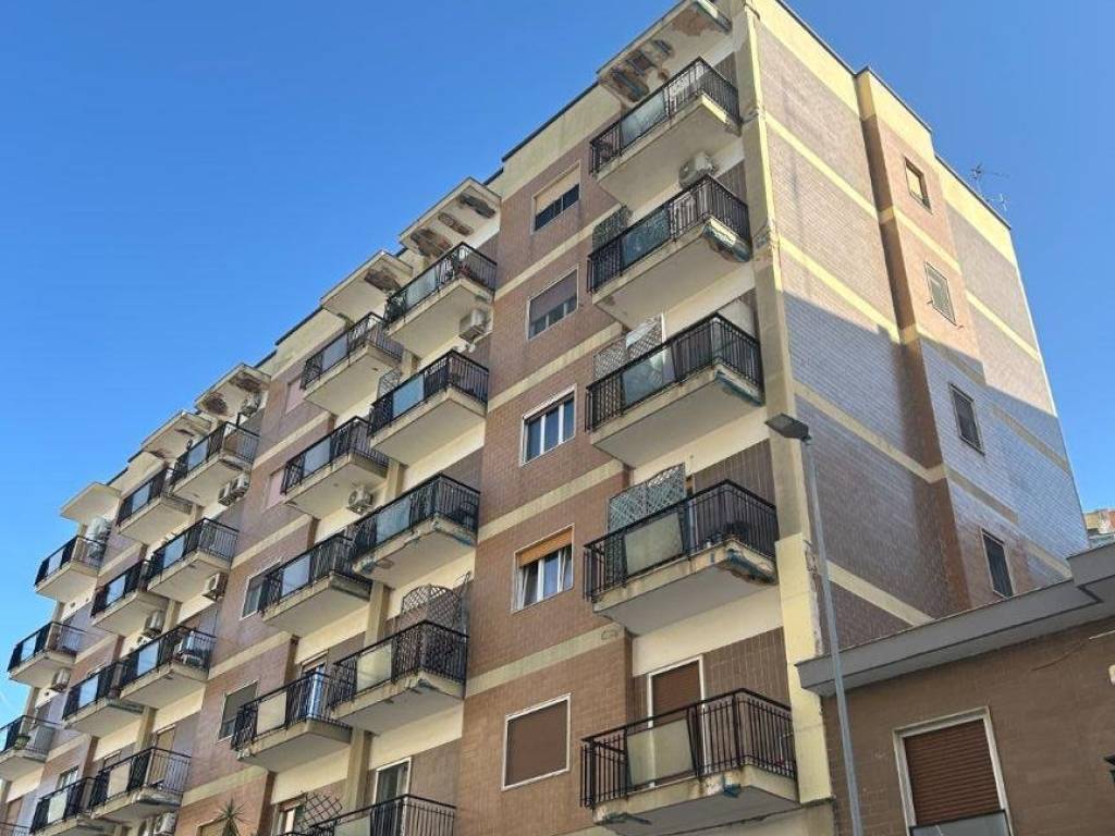 Appartamento a Bari in Via Luca De Samuele-Cagnazzi, 59 - Foto 2