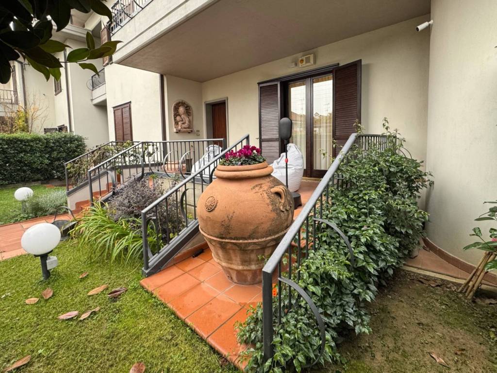 Villa a Prato in Via Ruggero Nuti - Foto 3