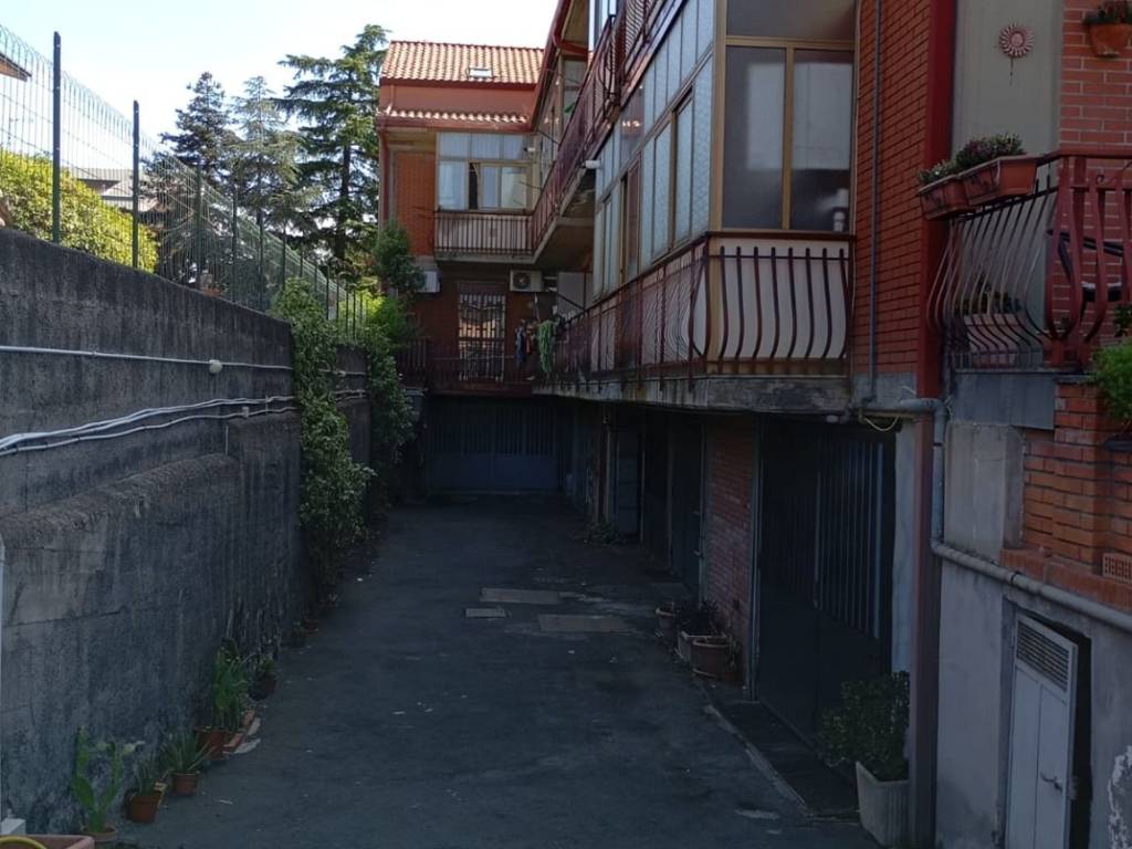 Palazzo / stabile a Nicolosi in Via Vincenzo Monti, 28 - Foto 2